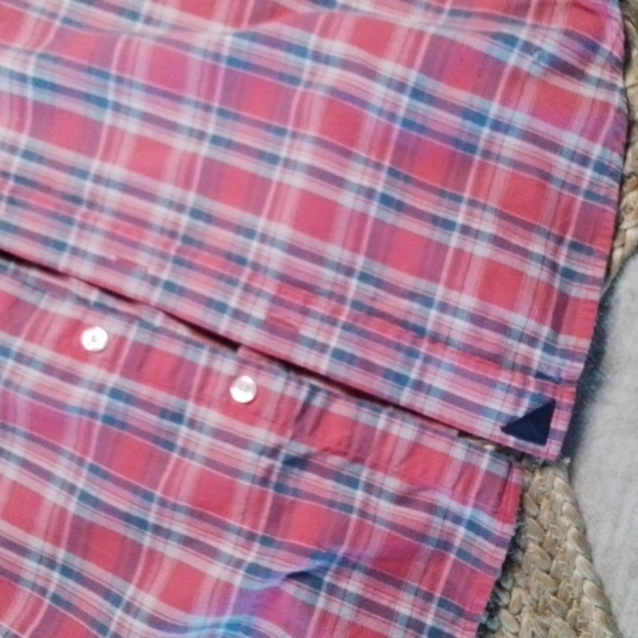 UNTUCKIT Button Up - Picture 3 of 4